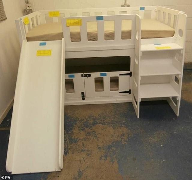 mua giuong cui lam qua cho con, hom sau bo hot hoang thay nguoi con lanh toat - 1