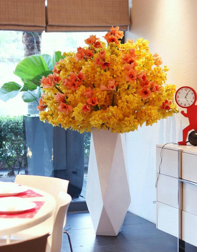 dai gia sai thanh chi gan 100 trieu mua 1 binh hoa tuoi dip 20/10 - 3