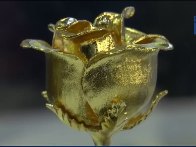 "chat ngat" voi qua tang hong vang nguyen chat gia hang tram trieu dong dip 20/10 - 1