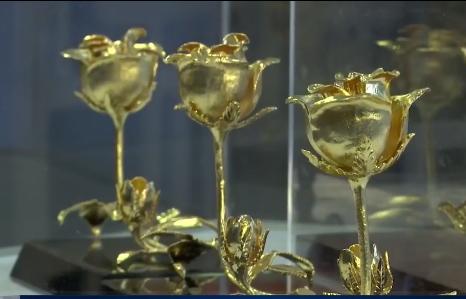 "chat ngat" voi qua tang hong vang nguyen chat gia hang tram trieu dong dip 20/10 - 4