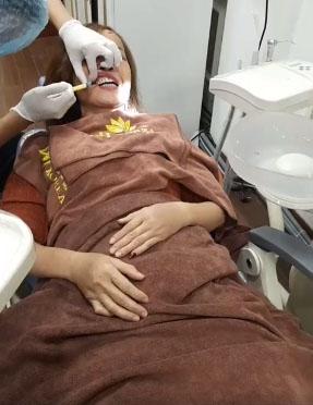 chu re 26 tu danh dum tien tang vo 62 tuoi qua 20/10 la kim cuong - 1