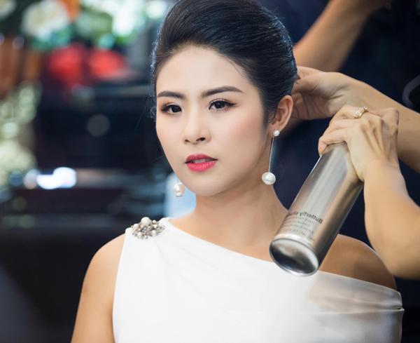 pham huong, ho ha, minh hang cung co thoi ky dem nhem chang muon nhin lai - 16