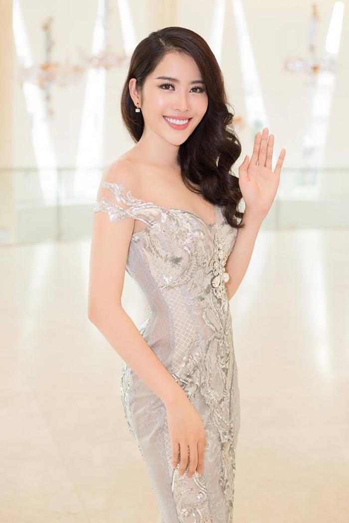 nghich ly chuyen tang can cua my nhan viet: nguoi duoc khen sexy het nac, nguoi bi don co thai - 12