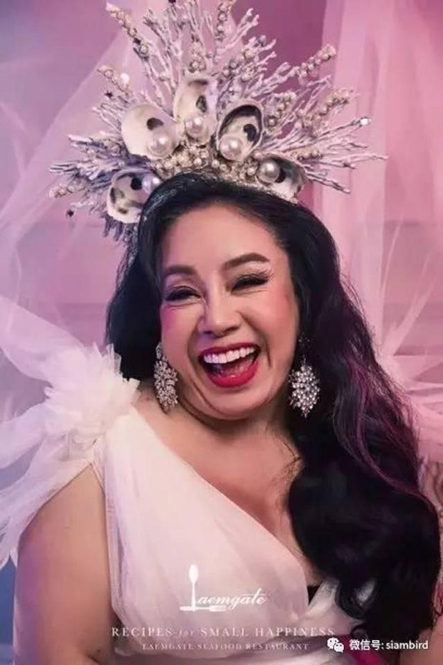 ngo ngang voi nhan sac thoi tre cua nu dai gia tuyen chong de "yeu" 28 lan/ngay - 6