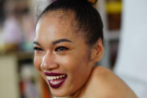 hon 100 ngan nguoi theo doi, co gai khong-co-tay nay thuc su da lam nen dieu ky dieu! - 7