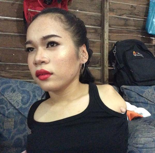 hon 100 ngan nguoi theo doi, co gai khong-co-tay nay thuc su da lam nen dieu ky dieu! - 9