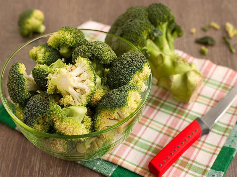 Nguồn folate tuyệt vời trong bông cải xanh khiến loại rau này trở thành một trong những thực phẩm tốt nhất cho sự phát triển của thai nhi để phòng ngừa dị tật bẩm sinh.
