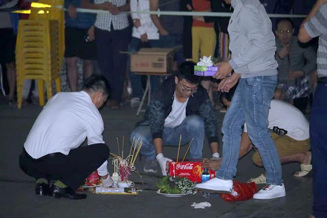 nem con minh nhu mot tui rac chi vi that tinh: co bao bien cung khong the dung cach do - 1