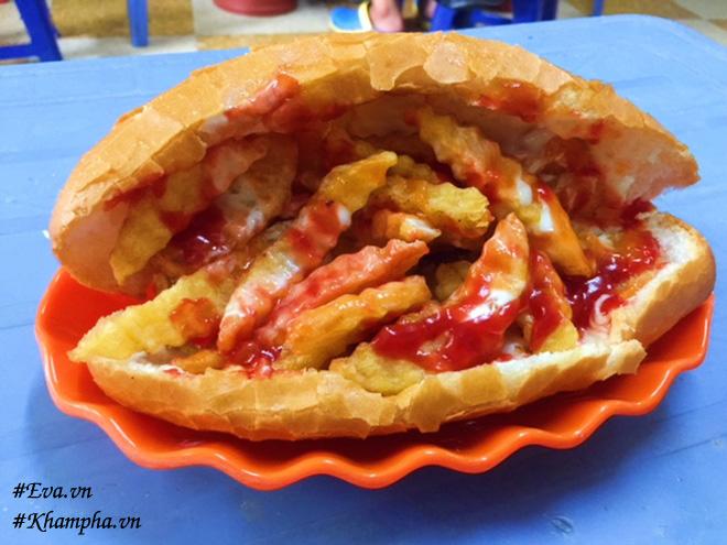 Bánh mì độn nhất HN, tưởng ko ngon tuy nhiên hóa rời khỏi lại mê hoặc nhờ loại bức quan trọng - 7