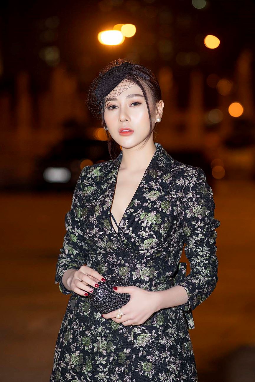 mac ai thay doi nhan sac that thuong, minh hang van giu cam nhon di qua thang nam - 6