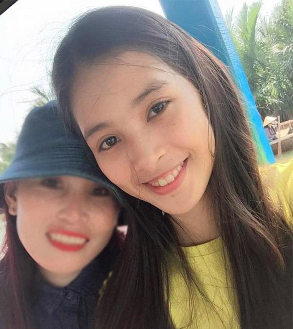 nga ngua voi ket qua binh chon cua khan gia khi tieu vy dang anh mat moc va anh makeup - 9