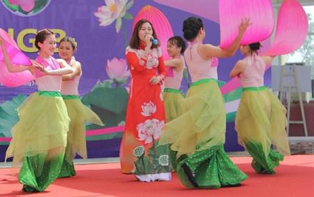 vu nu sinh nem con o chung cu linh dam: vet truot dai cua mot hotgirl - 2