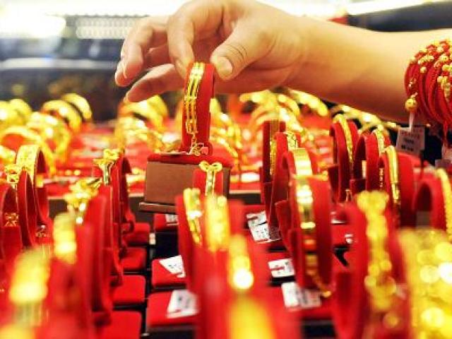 Giá vàng hôm nay 1/11/2018: Đồng loạt giảm mạnh phiên thứ 4 liên tiếp