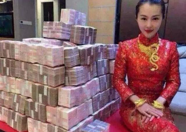 co dau "suong phat dien" khi nhan "nui" tien sinh le nhung cua hoi mon con gay soc hon - 1