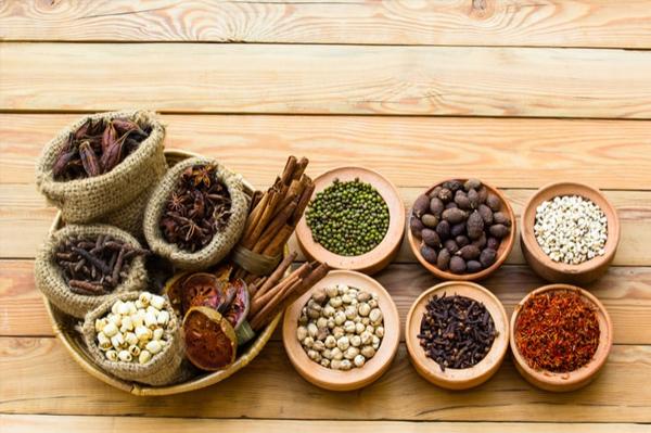 tay thi co bi thuat lam dep gi ma tung khien ngo vuong si me den nuoc mat nha tan? - 7