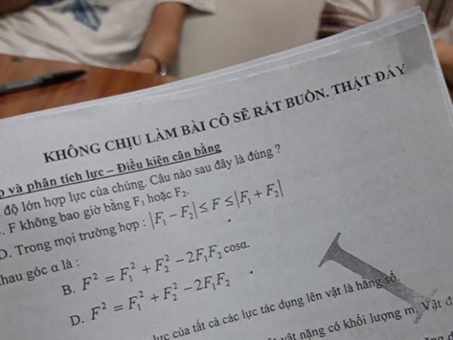 Đưa cả Sơn Tùng MTP, ma quỷ, bóng cười vào đề thi, các thầy cô khiến dân mạng dậy sóng