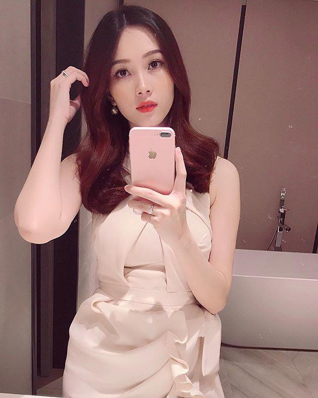 muon biet mau son nao "len ngoi"cuoi nam, theo doi ngay hoi cac me sanh dieu nhat showbiz viet - 10