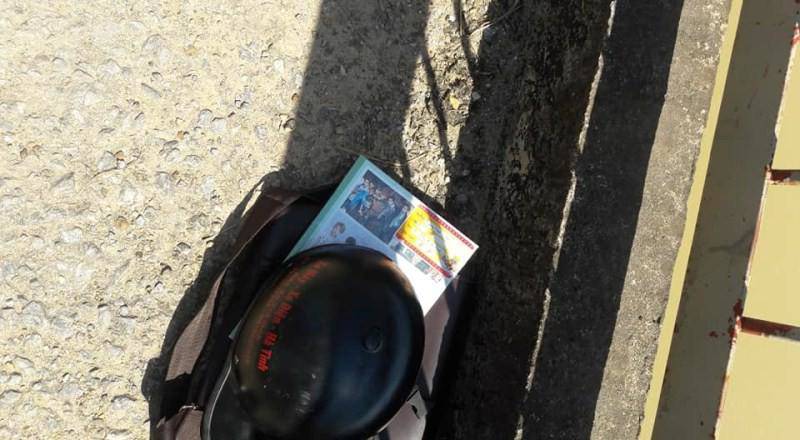 tin tuc 24h: tai xe van om chat volang khi xe mercedes lao tu cau chuong duong xuong song hong - 4