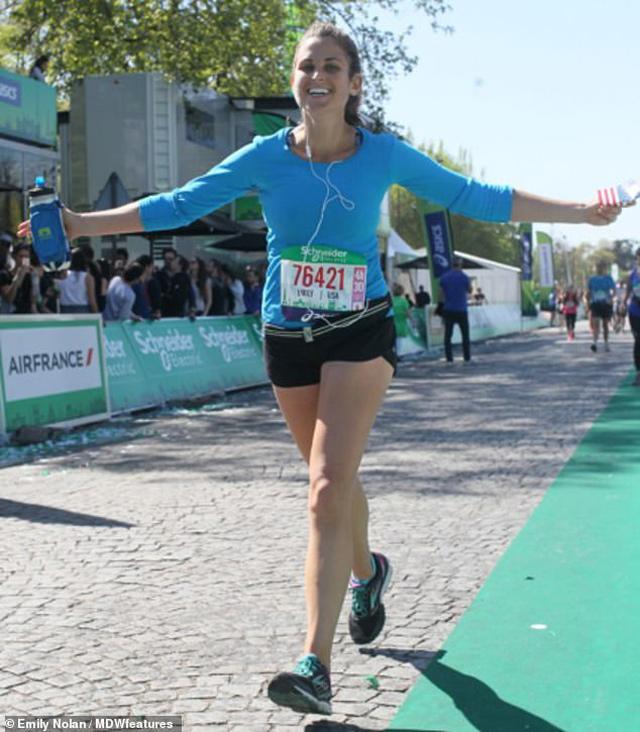 di nang nguc de ban trai vui, co gai ta hoa thay nguc phat ra tieng dong ky la - 6