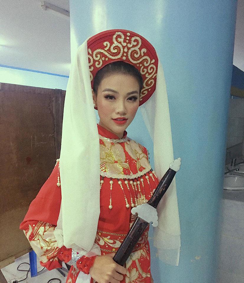 suyt khong nhan ra tan hoa hau trai dat 2018 vi guong mat qua khac la cach day vai thang! - 10