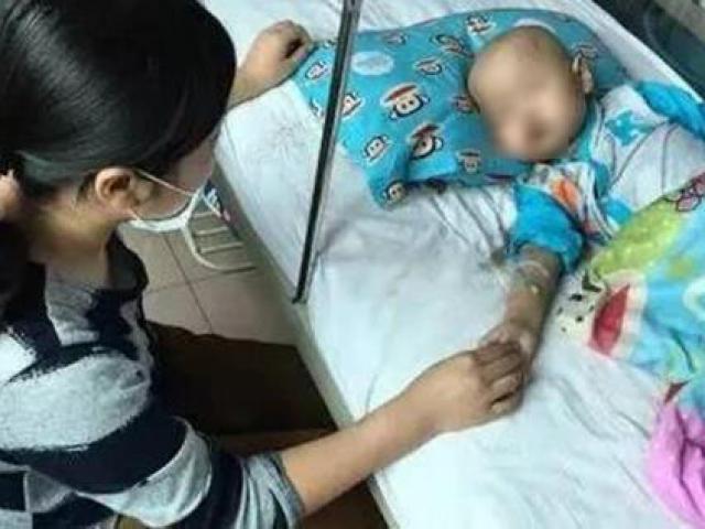 Con trai 1 tuổi thường xuyên đầy hơi và đau bụng, bố mẹ tá hỏa với kết quả siêu âm