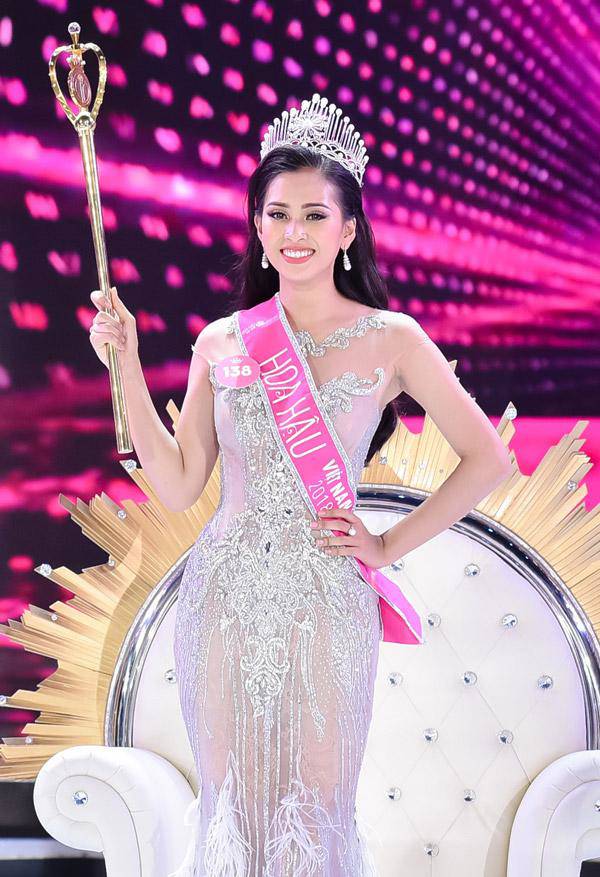 luc phuong khanh dang quang, cong dong mang lai phat hien them mot diem trung hop giua cac hoa hau - 4