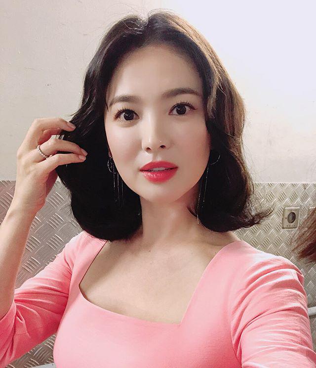 tuong dai nhan sac nhu song hye kyo cung co khi phai "muoi mat" vi diem nay - 9