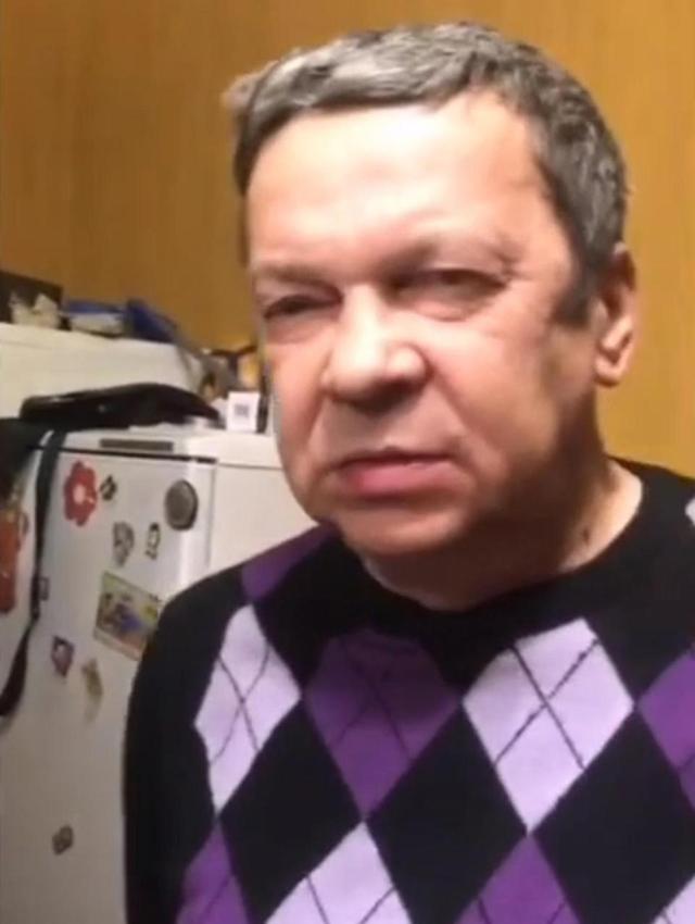 bat gap vo va anh trai minh dang "may mua", chong tuc gian gay ra tham an kinh hoang - 1