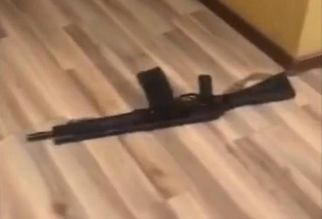 bat gap vo va anh trai minh dang "may mua", chong tuc gian gay ra tham an kinh hoang - 2