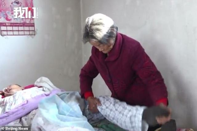 12 nam rong cham con hon me, me gia sut con 30kg va cai ket bat ngo - 4