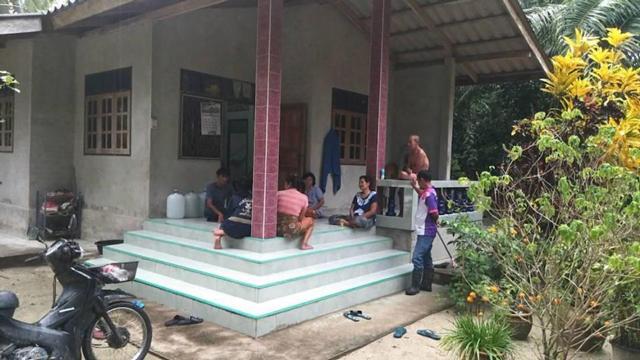 bi qua nhieu co gai tu choi, nguoi dan ong dung dao roc giay cat phang "cua quy" - 3