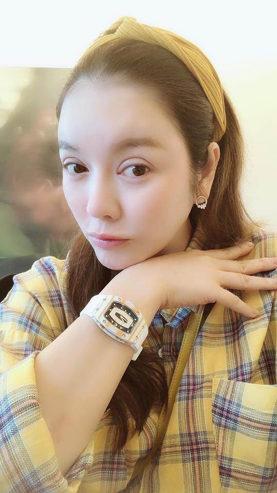 ly nha ky dao nay thich dang anh mat moc, tre thi tre that, nhung fan tim ra dieu nay - 4
