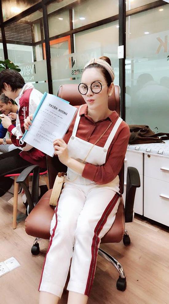ly nha ky dao nay thich dang anh mat moc, tre thi tre that, nhung fan tim ra dieu nay - 7