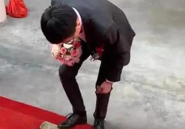 vua toi cua nha co dau, chu re soc nang truoc chuong ngai vat cua bo me vo - 2