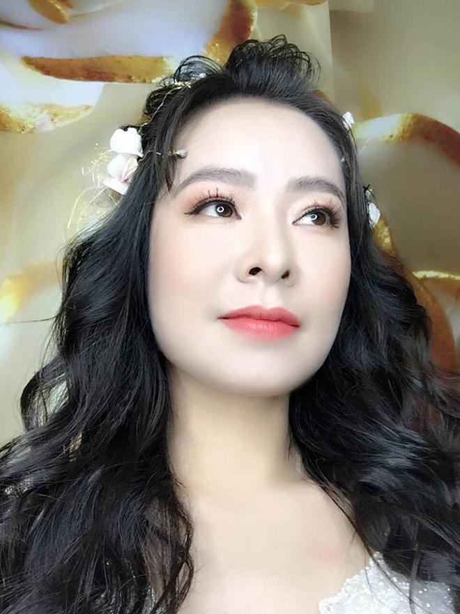 “co dau xinh dep cua le roi” len tieng ve tin don sap lam dam cuoi - 3