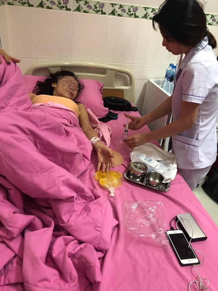 vua bi no tui nguc tren may bay gay chan dong, “thanh nu bolero” lai tiep tuc... bom silicon - 4