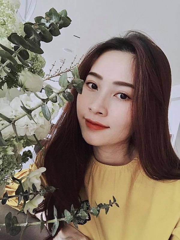 mac dan em cham chi khoe nguc khoe mong, hh thu thao thua suc “dot mat” fan vi dieu nay - 3