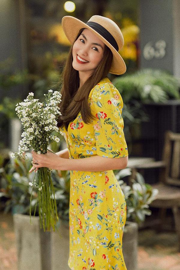 mac dan em cham chi khoe nguc khoe mong, hh thu thao thua suc “dot mat” fan vi dieu nay - 5
