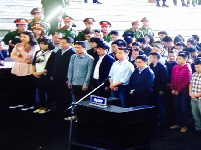 xu vu danh bac online nghin ti: cuu tuong phan van vinh den toa, dang di khoe manh - 4