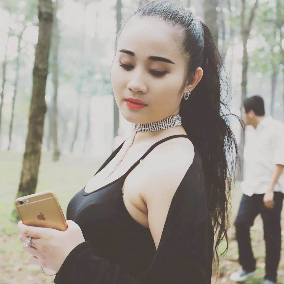 tien linh vua ghi ban toi nay, fan lap tuc "goi ten" nguoi yeu xinh dep nhu hoa hau - 4