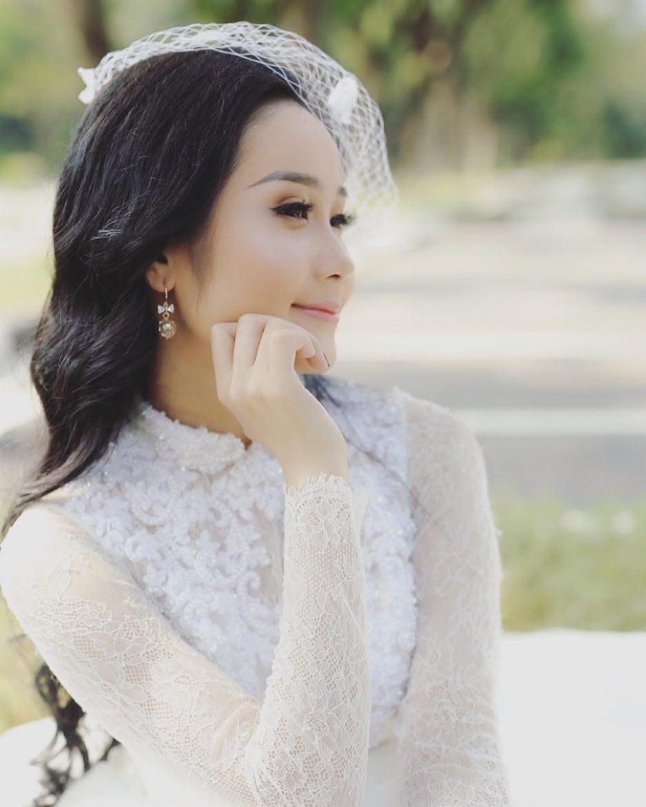 tien linh vua ghi ban toi nay, fan lap tuc "goi ten" nguoi yeu xinh dep nhu hoa hau - 11