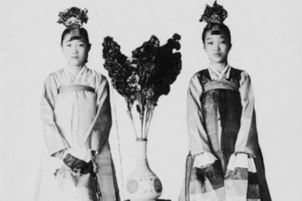 te ngua voi nhan sac my nhan han quoc xua: rang thua, dang cuc mich, nhung da de thi... - 7