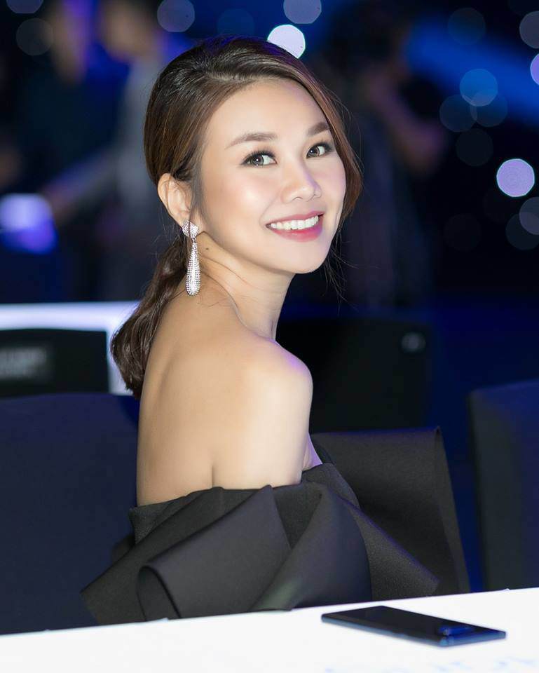 chi sau 1 dem bi mat thi sinh, toc thanh hang bat ngo "bac trang nhu voi" the nay - 12