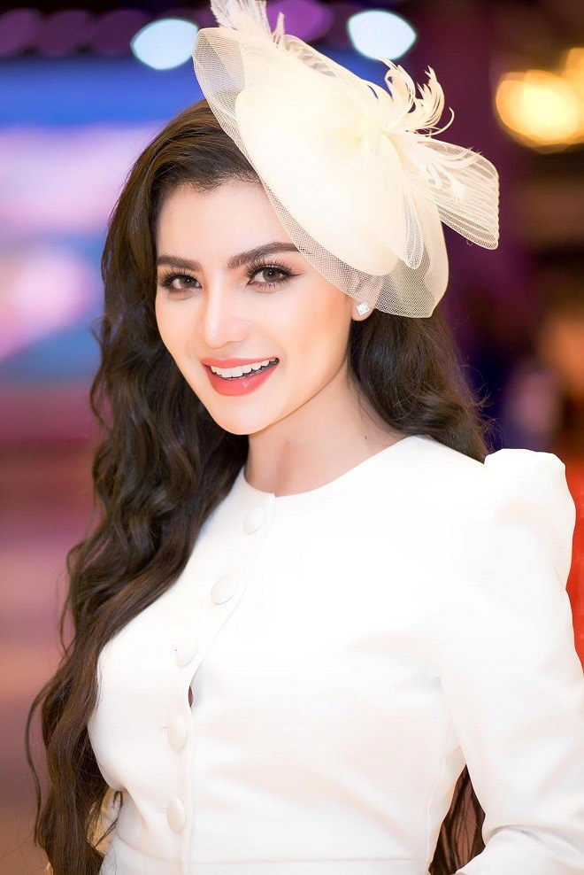 hoa khoi vy marya dep kieu sa truoc them khai truong cua hang moi - 2