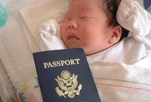 Việc có quốc tịch cho con sẽ giúp cho con em bạn được trải nghiệm những cuộc sống mới và cơ hội học tập nước ngoài. Cùng xem hình ảnh mẫu quốc tịch được thiết kế đầy óc tưởng tượng và đáng yêu để cho con của bạn cảm thấy tự hào.