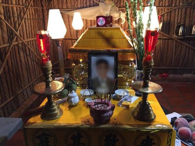 bo chet duoi trong bao so 9, con trai hon nhien hoi: “sao bo cu nam trong cai hom kia?” - 3