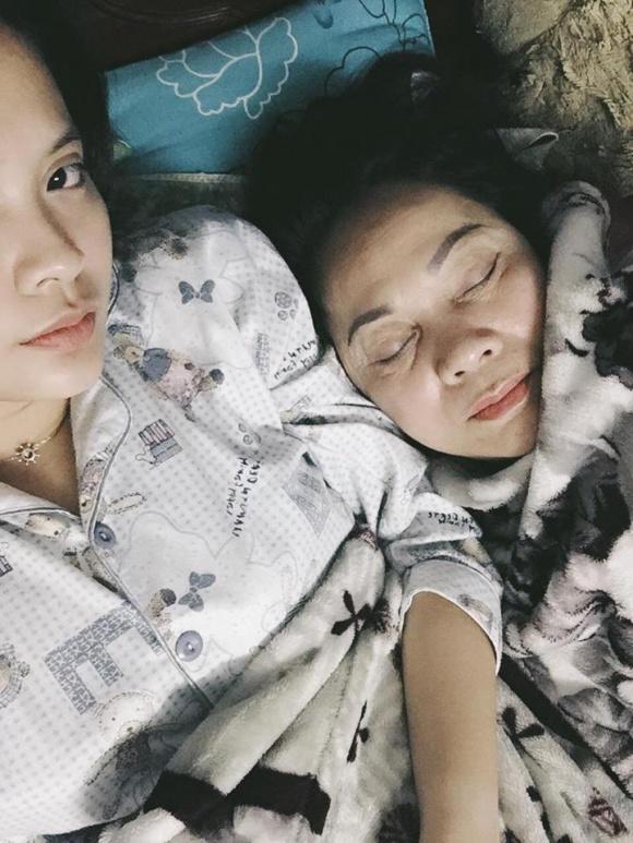 con gai nghe si huong dung lot xac ngoan muc, day thi qua thanh cong hay dung cham dao keo? - 10