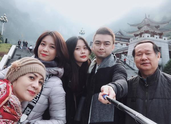 con gai nghe si huong dung lot xac ngoan muc, day thi qua thanh cong hay dung cham dao keo? - 1