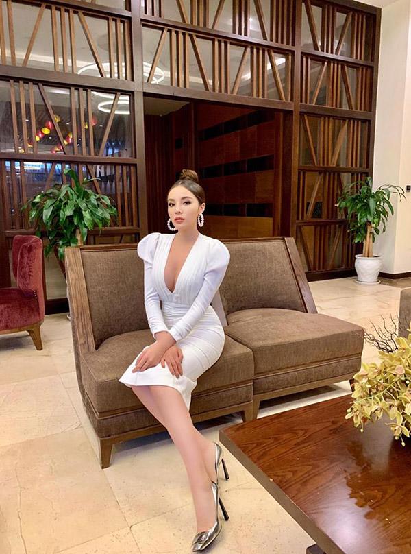 khi ky duyen “bien hinh”: hom truoc la gai doi muoi, hom sau hoa u30 voi mai toc gia chat - 5