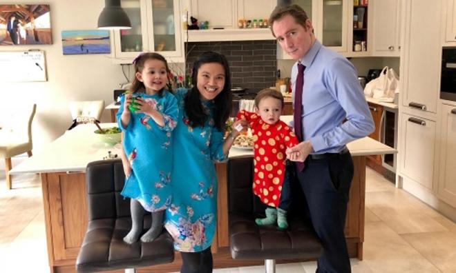 co gai viet phu trach giao dich gan 235 nghin ty dong dang gay sot mang xa hoi la ai? - 2